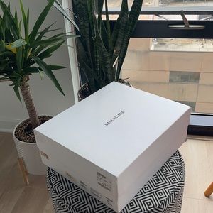 FOR SALE AGAIN *Like New Mens Balenciaga Sneakers*